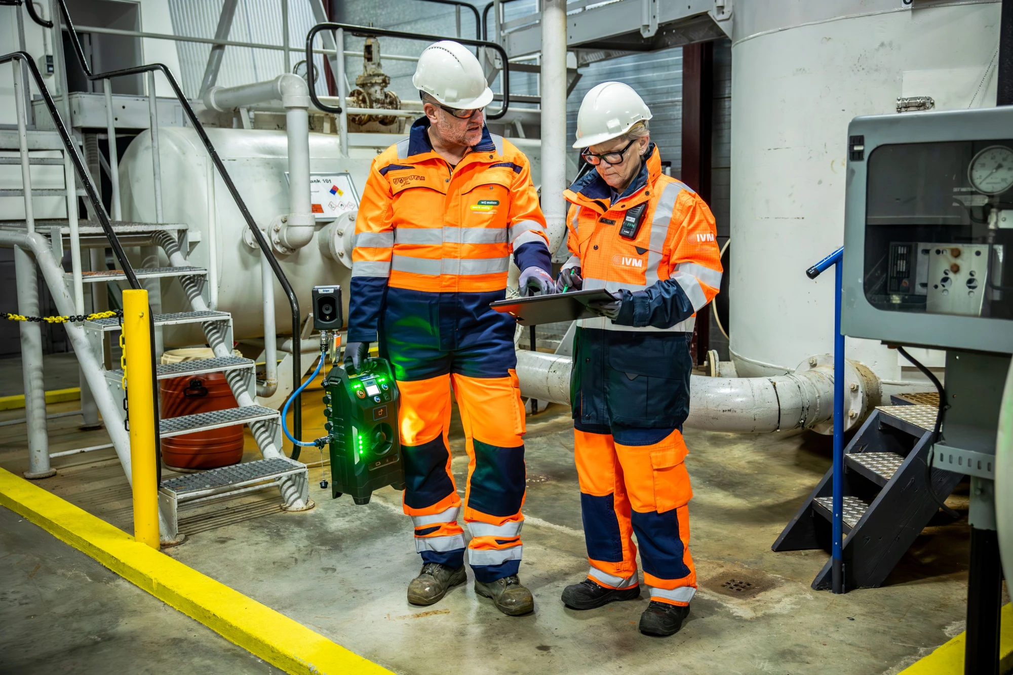 IVM experts die toezicht houden met de digitale brandwacht INARA
